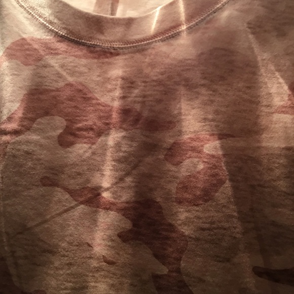 🆕 Old Navy Shades of Soft Pink / Plus Size / Camouflage / Short Sleeve Crew Tee - Picture 8 of 12
